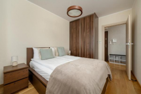 Exceptional Apartment with Parking for 6 Guests by Noclegi Renters